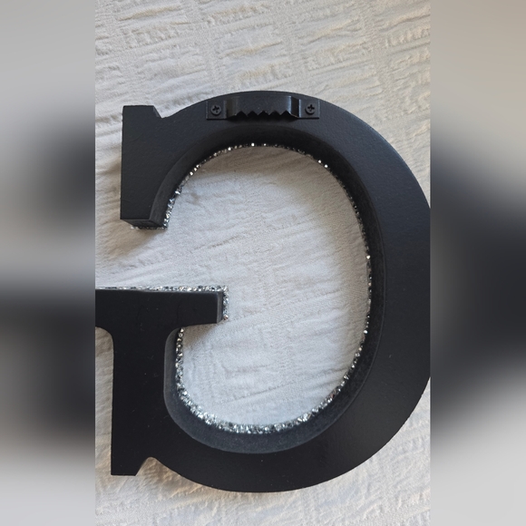 Sparkling Silver Letter G Decor - Picture 4 of 4